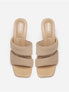 Newbella Tan Mousse Fit Block Heeled Sandals - Size 5 NWT